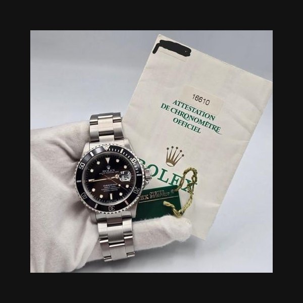 Rolex Rolex Submariner DatePAPERS Submariner Date 16610 Black Dial Steel Oyster 40mm