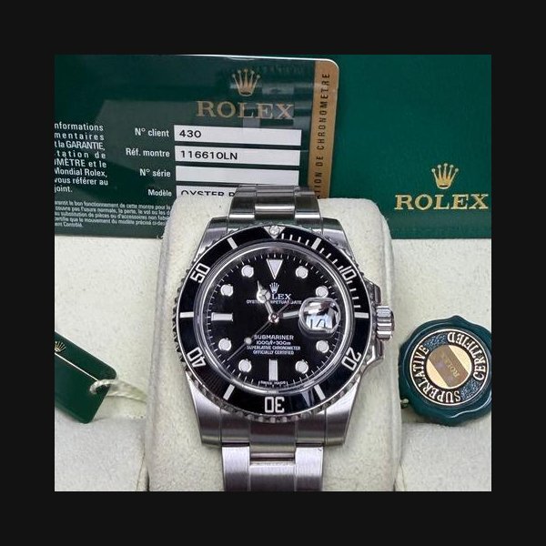 Rolex Rolex Submariner Date2014 COMPLETE Submariner Reference 116610LN STAINLESS 40mm
