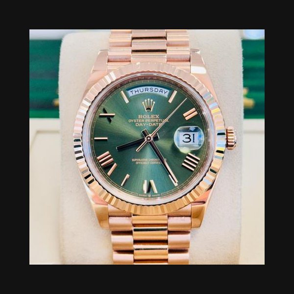 Rolex Rolex Day-Date40 228235 Rolex Day-Date 228235 Green Olive Dial Rose Gold President