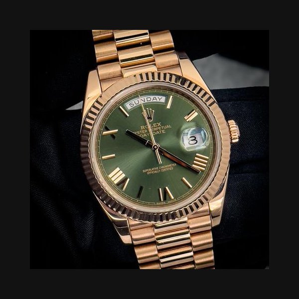 rolex Rolex Day-Date 4040mm Rose Gold Olive Green Roman Dial - Complete Set - 18K Everrose Very Good Condition