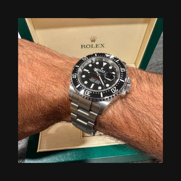 Rolex Sea-DwellerFull Set (box inner box hang tag warranty card S/N card) Ref. 126600