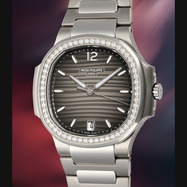 Patek Philippe Patek Philippe Ref. 7118/1200A-011 Lady’s Nautilus