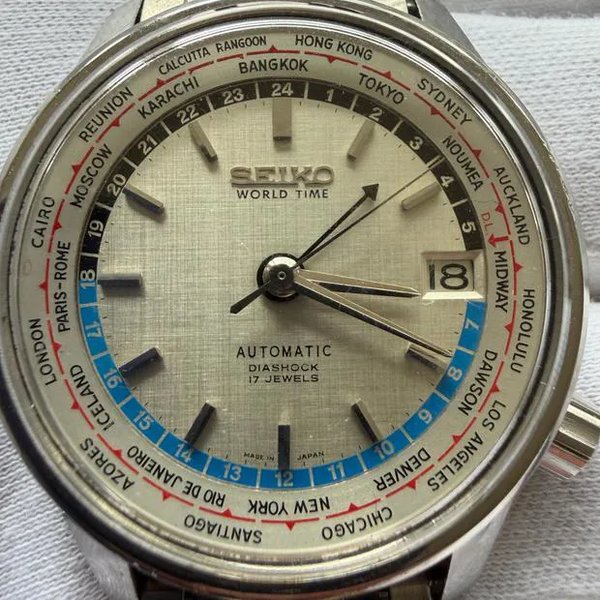 Seiko World Time
Vintage World Time 6217‑7000 – 1st Series (1964 Tokyo Olympics Commemorative) Original & Rare – with NOS "Tank Tread" Bracelet Ref. 6217-7000