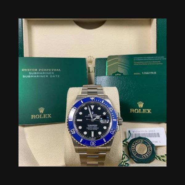 Rolex Rolex Submariner DateLike NEW 2022 Submariner Date White Gold "Cookie Monster" 126619LB FULL SET