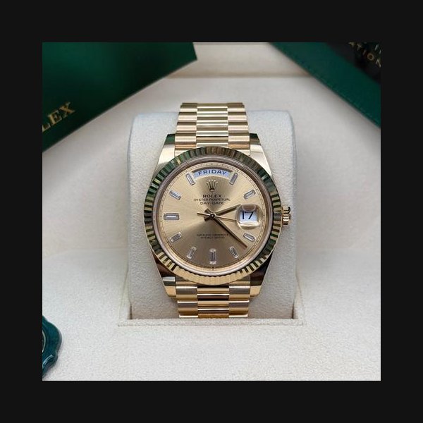Rolex Day-Date40 NEW 2026 Champagne Baguette Diamond Dial 18k Yellow Gold Fluted President Ref. 228238