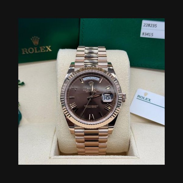 Rolex Rolex Day-Date40 2019 Chocolate Roman Mint Complete Box and Papers