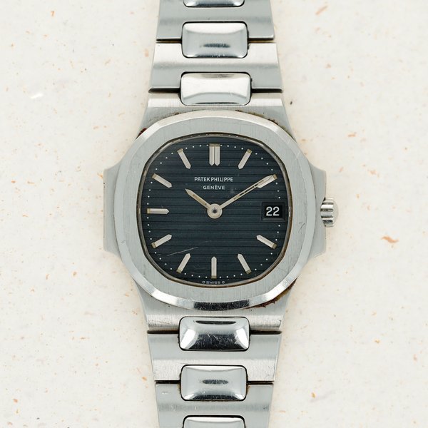 Patek Philippe Patek Philippe Nautilus 4700/1A Ladies Quartz