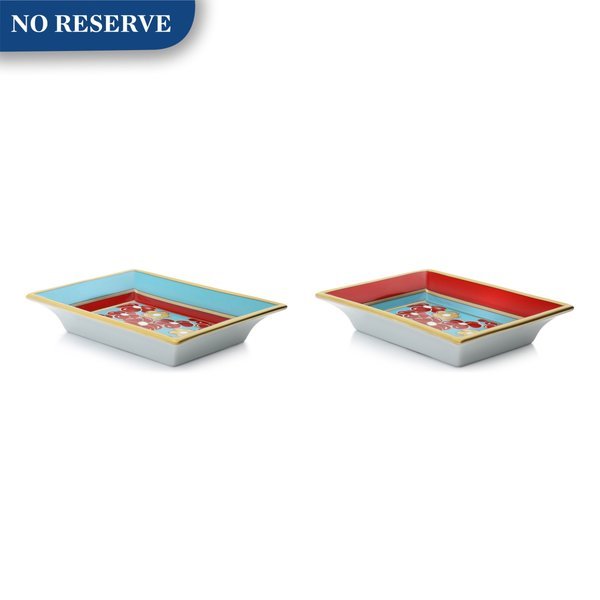 Patek Philippe Patek Philippe | Porcelain de Limoges, A set of two commemorative Limoges porcelain and enamel dishes, Circa 2011 | 百達翡麗 | Porcelain de Limoges 一套兩件利摩日陶瓷及琺瑯擺飾盤，約2011年製