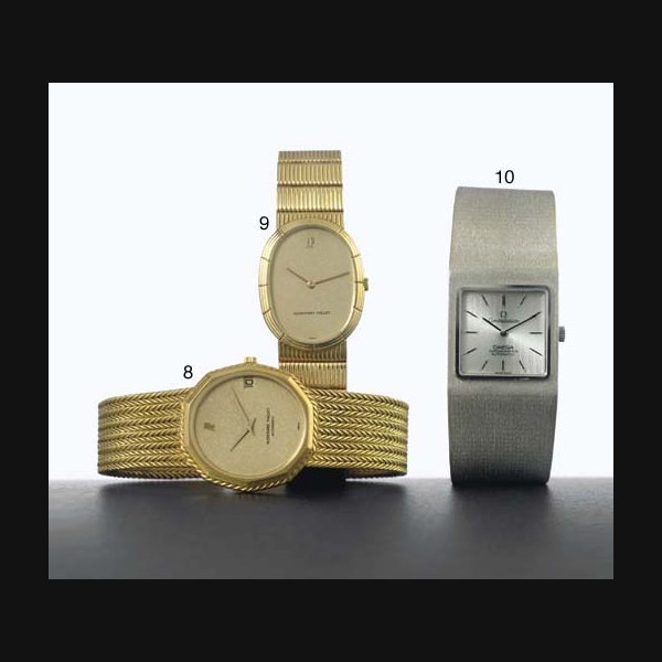 OMEGA. AN 18K WHITE GOLD SQUARE AUTOMATIC BRACELET WATCH SIGNED OMEGA WATCH CO., "CONSTELLATION", CHRONOMETER AUTOMATIC, MOVEMENT NO. 26514169, CIRCA 1980