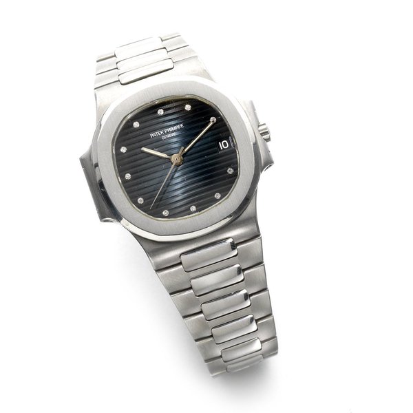 Patek Philippe. A fine stainless steel automatic calendar bracelet watch Nautilus, Ref:3800/1, Case No.2803556, Movement No.1425133, Circa 1979