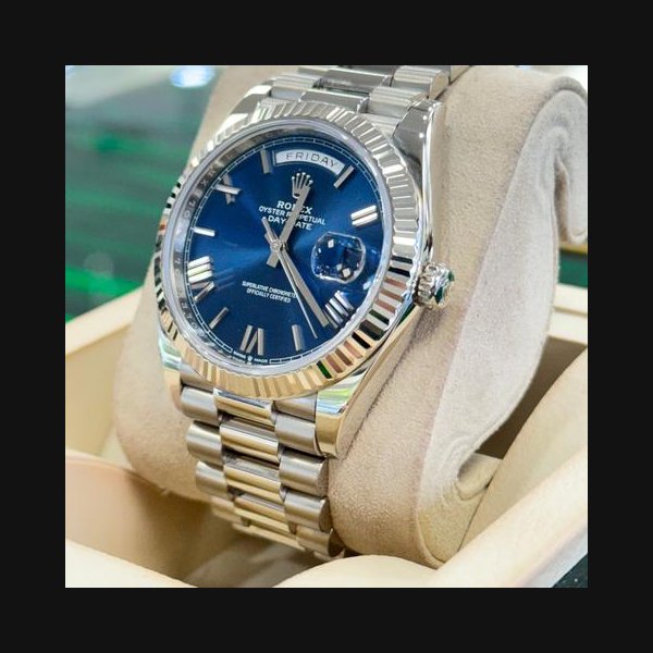 Rolex Day-Date40mm 228239 Factory Blue Roman Dial Box and Papers MINT