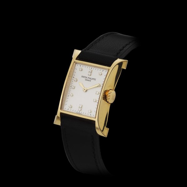 PATEK PHILIPPE, 18K GOLD, LADIES’ PAGODA, 1997 COMMEMORATION, REF. 4900
