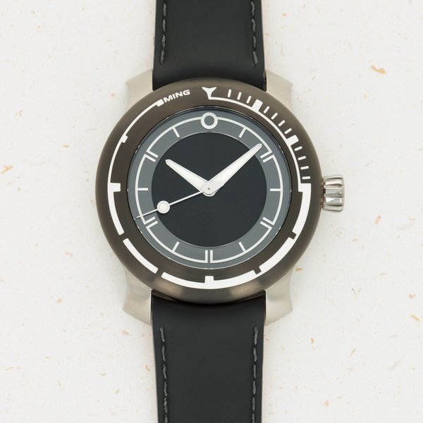 Ming MING 18.01 H41 Titanium Diver with Bracelet · 18.01 H1