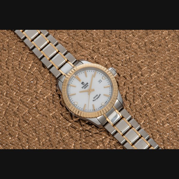 Tudor Style 28mm 'Mother-of-Pearl'