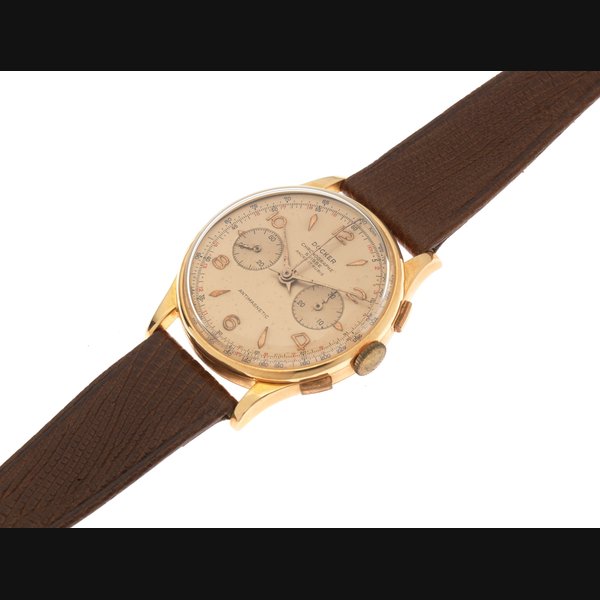 Chronographe Suisse Docker. An 18K gold manual wind chronograph wristwatch