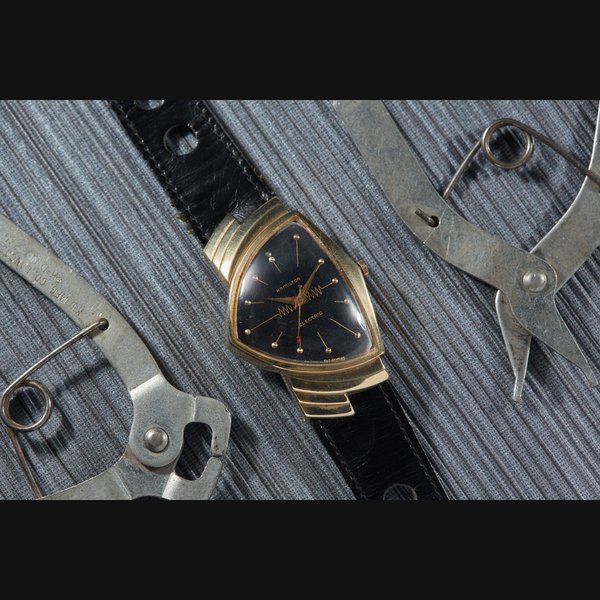 Hamilton Ventura 14k