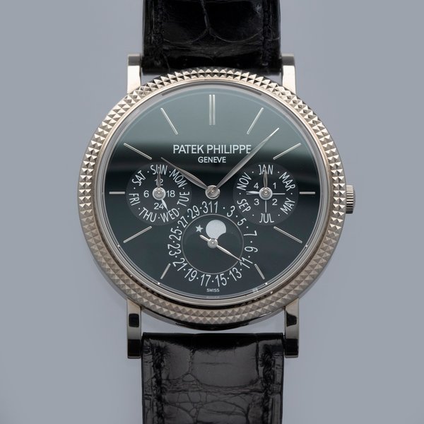 Patek Philippe Patek Philippe Perpetual Calendar 5139G-010 Hobnail Bezel Black Dial 18k WG 