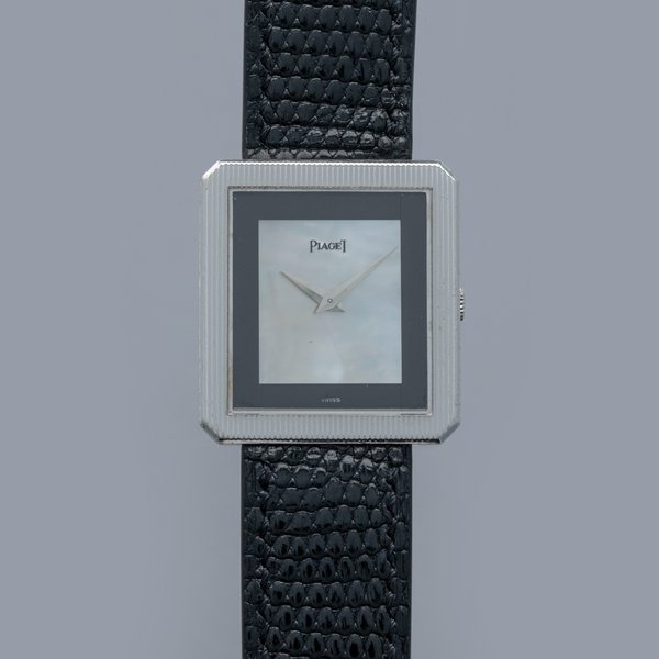 Piaget Piaget Protocole 9154 Mother of Pearl and Onyx Dial 18k WG · 9154
