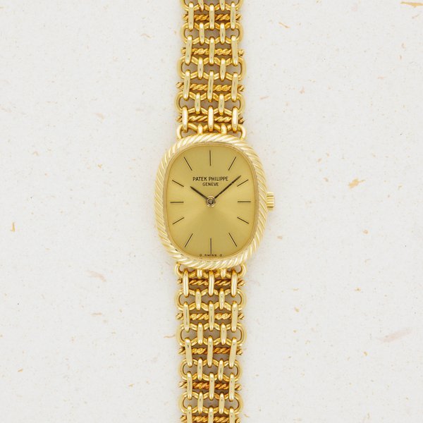 Patek Philippe Patek Philippe Ladies YG Ellipse on Bracelet 4565-2