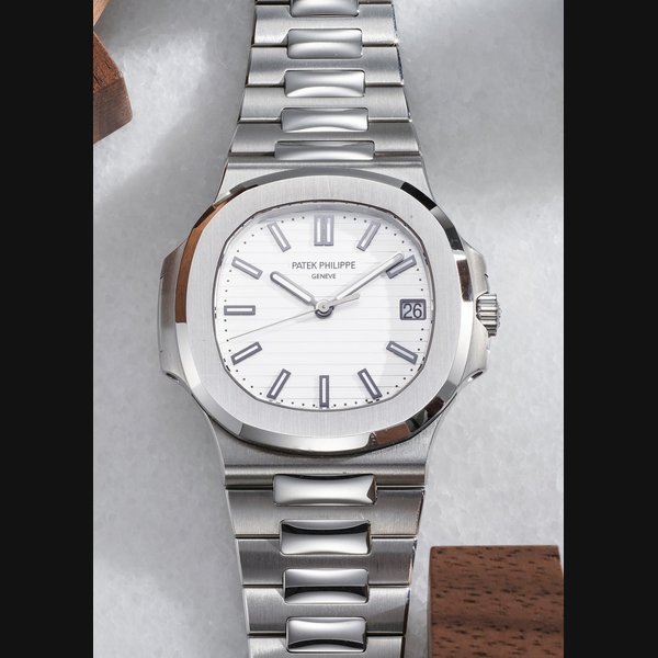 Patek Philippe Patek Philippe Ref. 5711/1A-001 Nautilus · 5711/1A-001