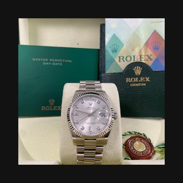 Rolex Rolex Day-DateUNPOLISHED 2005 Good Condition Day-Date 36 President White Gold Silver Diamond Dial 118239 FULL SET