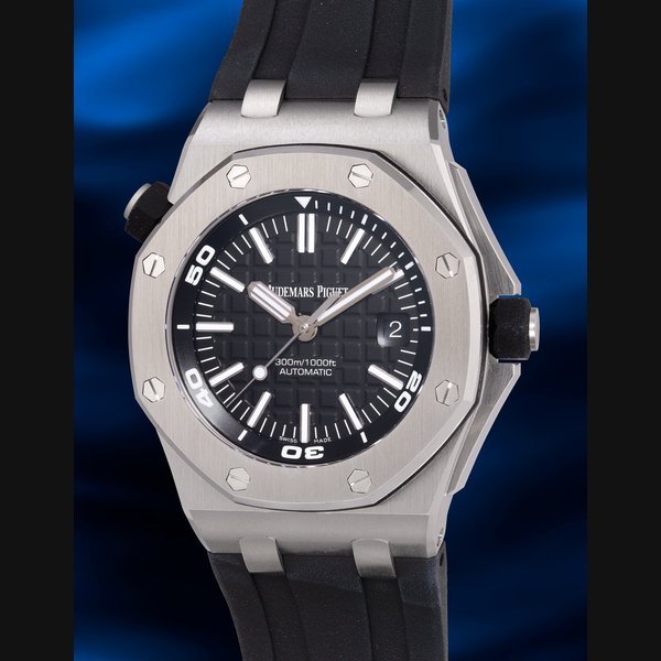 Audemars Piguet Audemars Piguet Ref. 15710ST.OO.A002CA.01 Royal Oak Offshore Diver · 15710ST.OO.A002CA.01