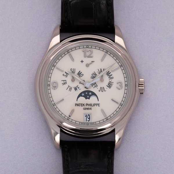 Patek Philippe Patek Philippe Annual Calendar 5146G-001 Creme Dial 18k WG