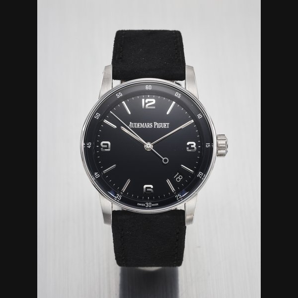 AUDEMARS PIGUET. AN ATTRACTIVE 18K WHITE GOLD AUTOMATIC WRISTWATCH WITH SWEEP CENTRE SECONDS AND DATE SIGNED AUDEMARS PIGUET, CODE 11.59 MODEL, REF. 15210BC, CASE NO. K35309, CIRCA 2020