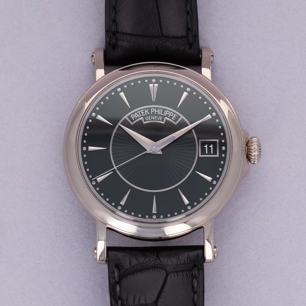 Patek Philippe Patek Philippe Calatrava Officer's Case 5153G-001 Black Dial 18k WG