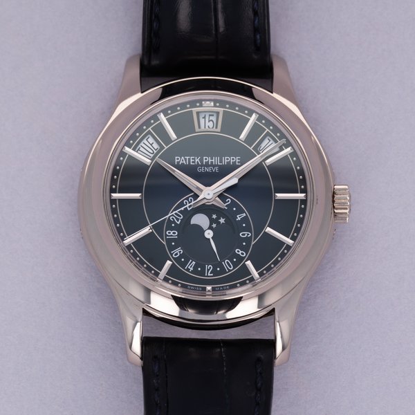 Patek Philippe PATEK PHILIPPE ANNUAL CALENDAR MOONPHASE 5205G-013 BLUE DEGRADE DIAL 18K WG
