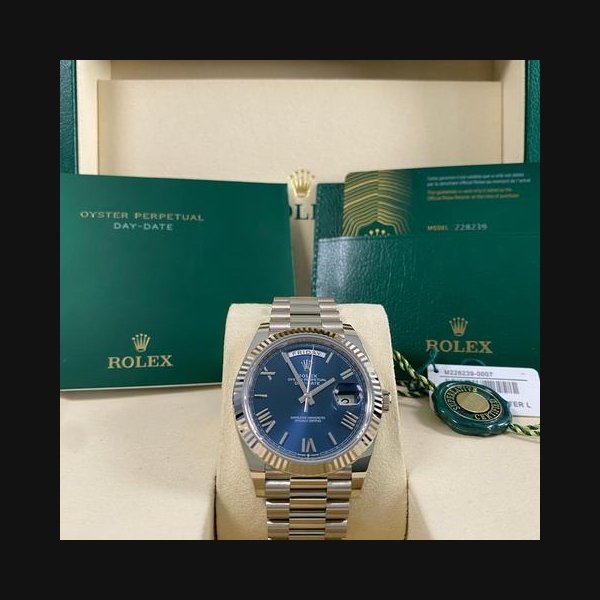 Rolex Rolex Day-DateNEW 2026 UNWORN Day-Date 40 President White Gold Blue Roman Dial 228239 FULL SET