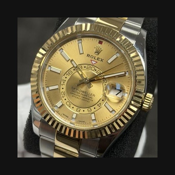 Rolex Sky-DwellerIn Stock Full Set Excellent Condition 2017 Two Tone Ref. 326933
