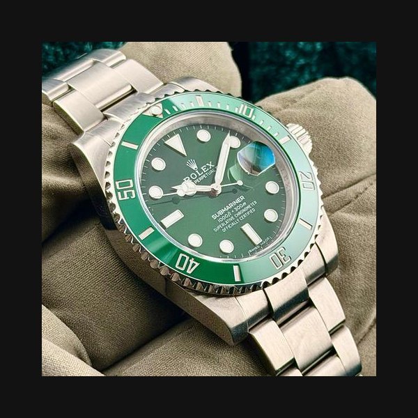 Rolex Rolex Submariner DateBox and Papers / Very Good Condition