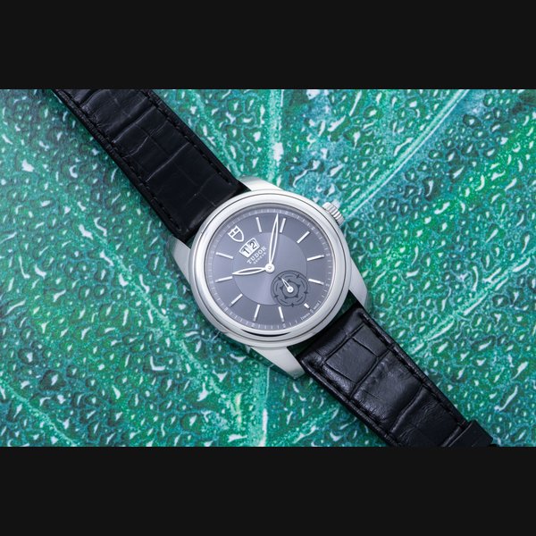 Tudor Glamour Double-Date