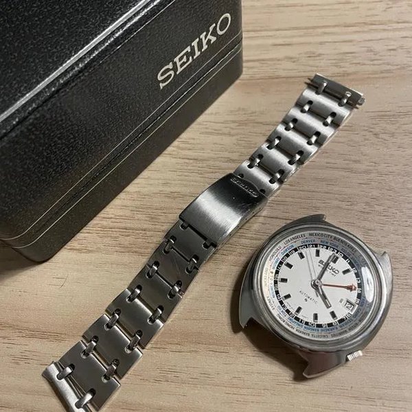 Seiko World Time
Ref 6117-6420T All Original dated Feb 1971 Excellent Ref. 6117-6400