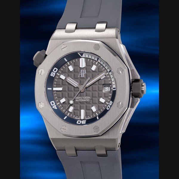 Audemars Piguet Audemars Piguet Ref. 15720ST.OO.A009CA.01 Royal Oak Offshore Diver