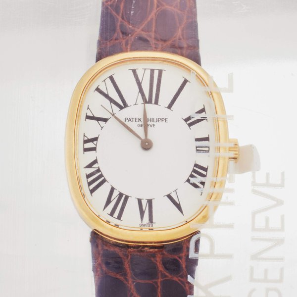 Patek Philippe Reference 4226J Ellipse | A yellow gold wristwatch, Service Sealed, Circa 1987