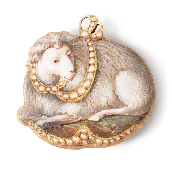 Montre à décor de mouton avec émail polychrome et perles