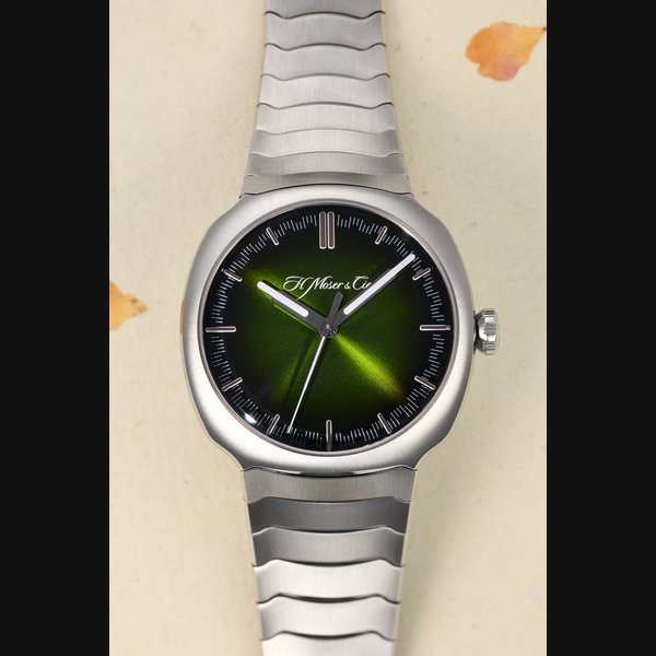 H. Moser & Cie H. Moser & Cie Ref. 6200-1200 Streamliner Center Seconds Matrix Green · 6200-1200