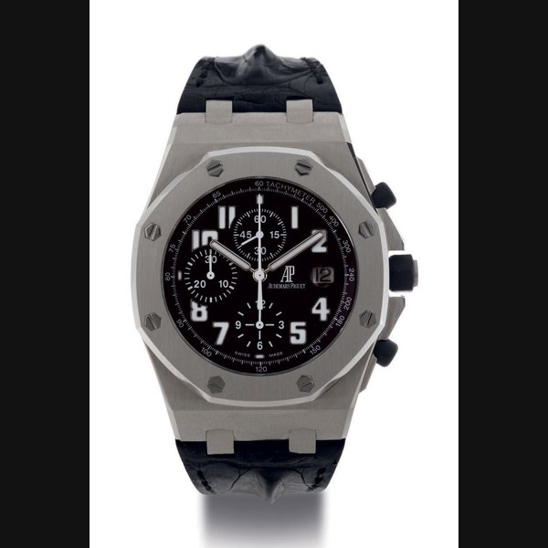 AUDEMARS PIGUET. A LARGE STAINLESS STEEL AUTOMATIC CHRONOGRAPH WRISTWATCH WITH DATE AND BRACELET SIGNED AUDEMARS PIGUET, ROYAL OAK, OFFSHORE, NO. 7732, MOVEMENT NO. 605324, CASE NO. F54817, REF. 26020, CIRCA 2005