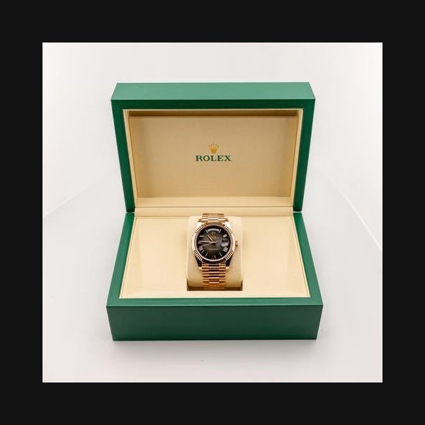 Rolex Rolex Day-Date40 2025 Rose Gold Day-Date 40 Black Ombré Dial 228235