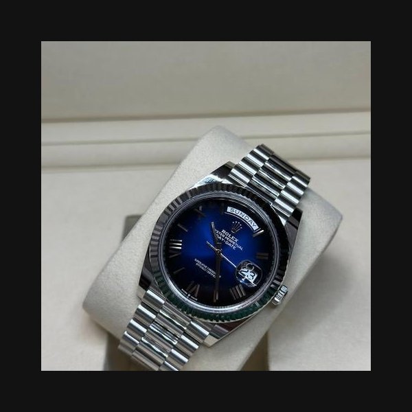 Rolex Rolex Day-Date40 ROLEX 228236 DAY-DATE BLUE OMBRE PLATINUM PRESIDENT 2025