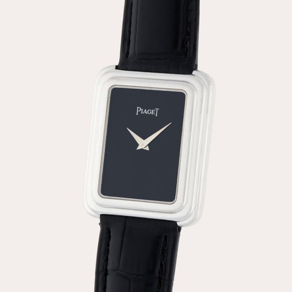 Piaget Reference 74121 |  A white gold wristwatch with onyx dial | Circa 1980