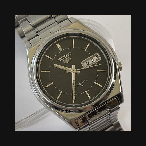 Seiko 5Automatic Calendar Day Date Black Dial Back Stainless Steel Made in Japan Ref. 7009-876A