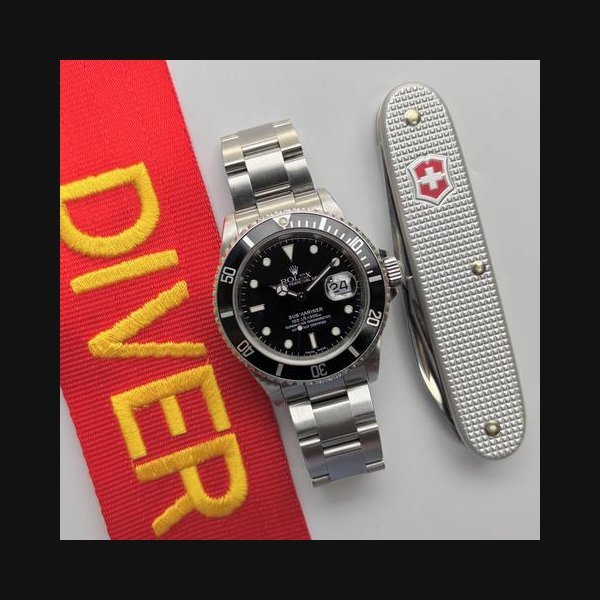 Rolex Rolex Submariner Date40mm Black Dial Circa 2000 Preowned Full Set
