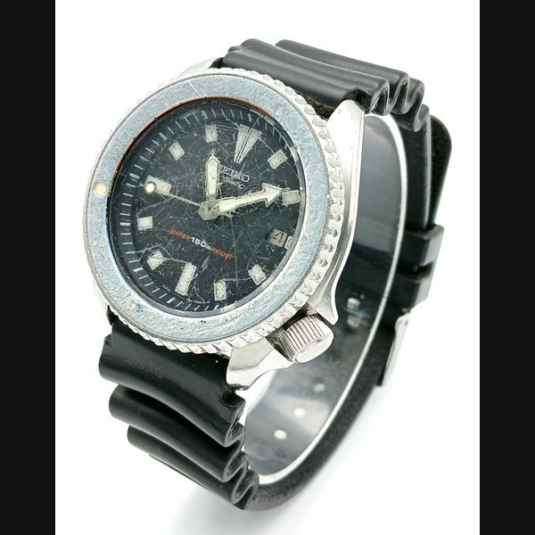 Seiko A Seiko Divers Automatic Gents Watch. Model 7002-7000. Black · 7002-7000