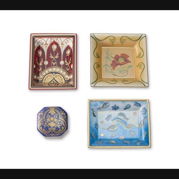 PATEK PHILIPPE, IMPRESSIVE AND WELL-PRESERVED COLLECTION OF 30 INDIVIDUAL COMMEMORATIVE 'LIMOGES PORCELAIN AND ENAMEL DISHES'