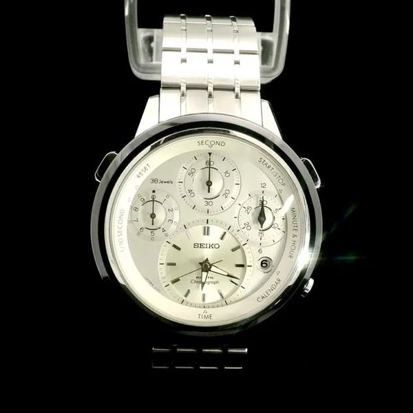 Seiko Kinetic
40th Chronograph Anniversary - 9T82 Limited Edition JDM Release Ref. SBCG003