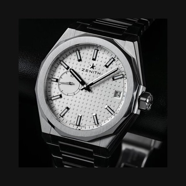 Zenith Defy Skyline41mm White/Silver Dial 03.9300.3620/01.I001 Complete with 2 Extra Straps