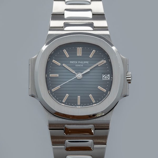 Patek Philippe Patek Philippe Nautilus 3800/1A with Extract of the Archives